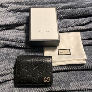 Gucci wallet (authentic)